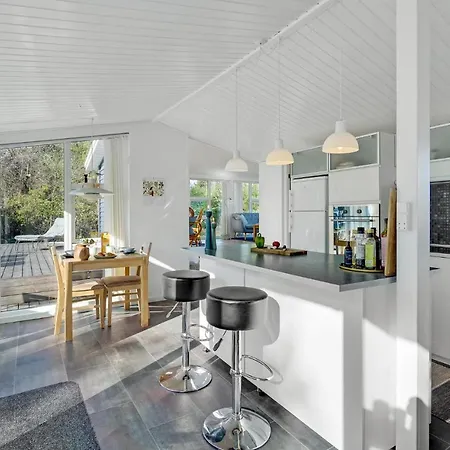 Casa vacanze Lovely In With House Sea View