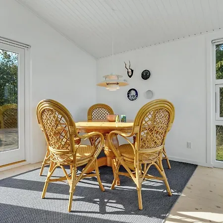 Lovely In With House Sea View